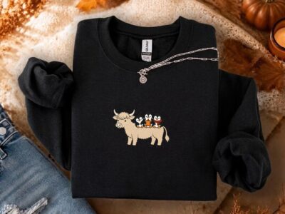 Highland Cow Penguin Winter Animal Embroidered Sweatshirt