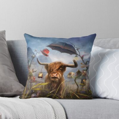 Highland Cow Great Guardian Design Throw Pillow